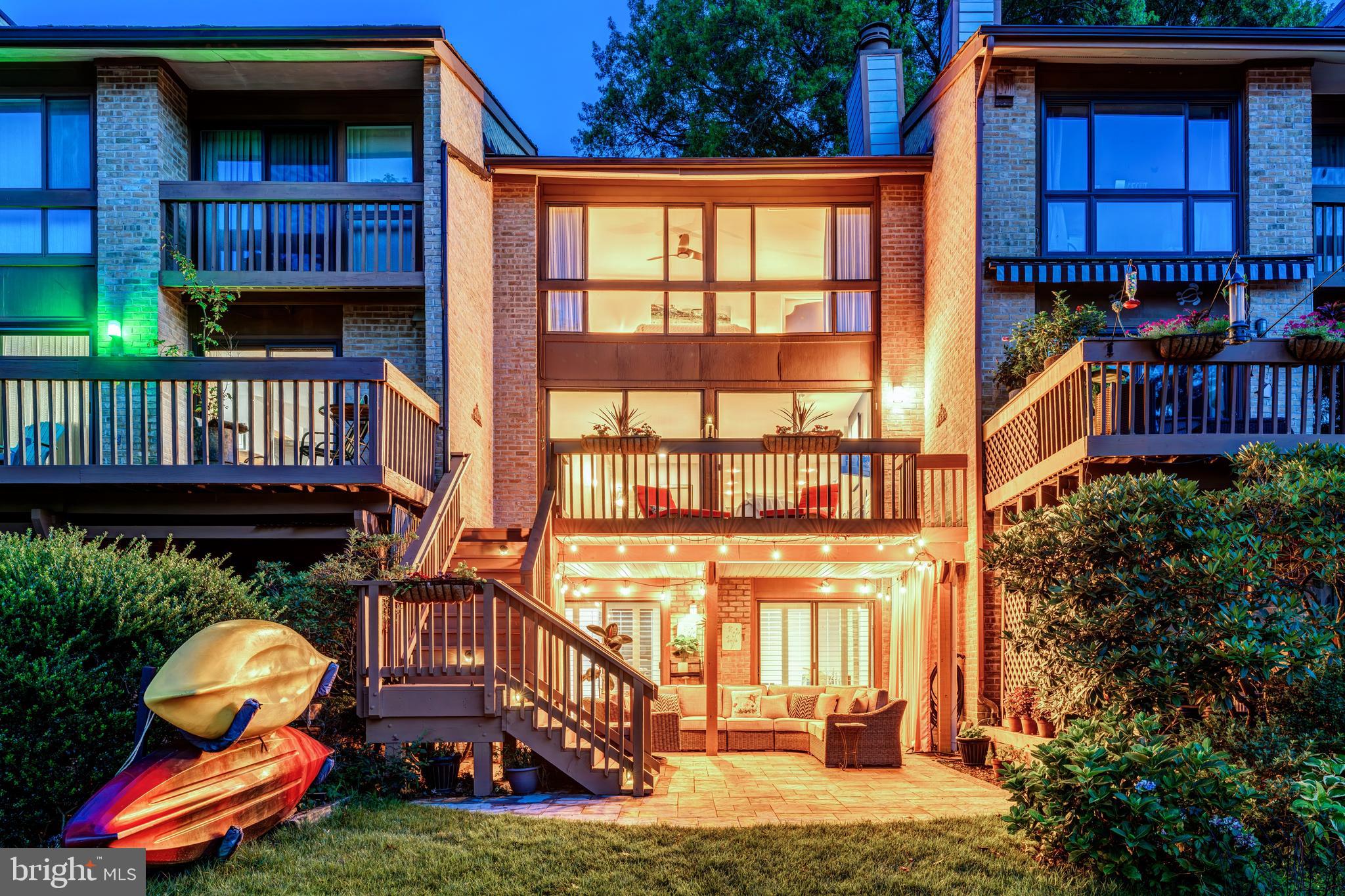 2028 LAKEWINDS DRIVE