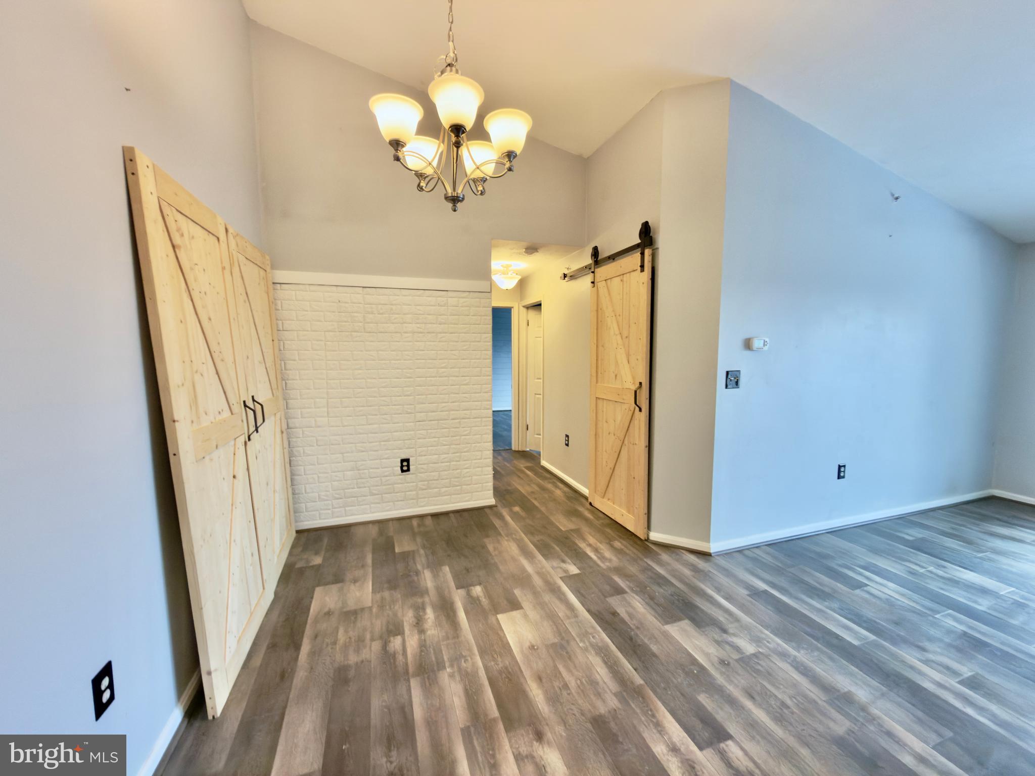 RIVERSIDE - Residential