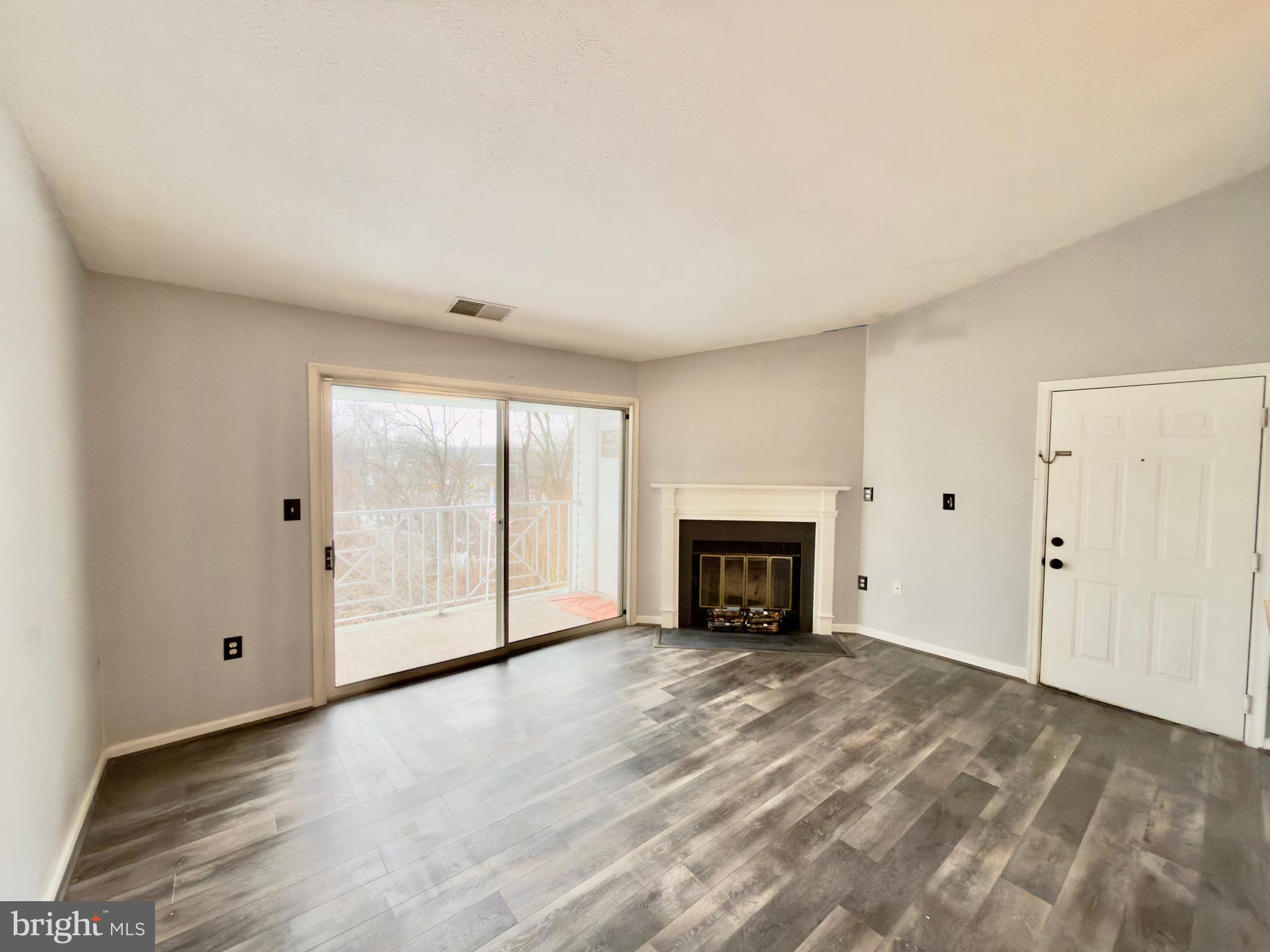 RIVERSIDE - Residential