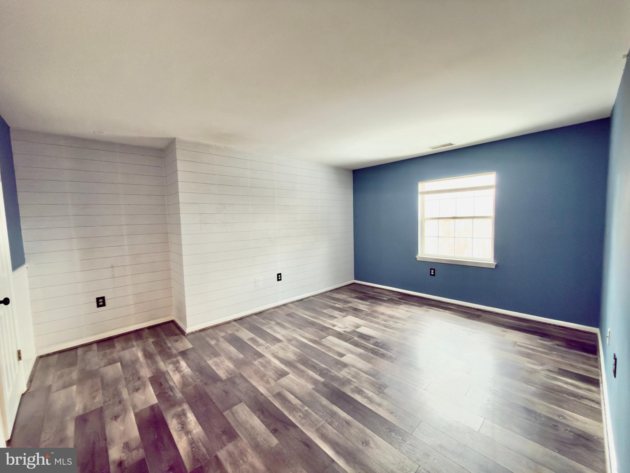 RIVERSIDE - Residential