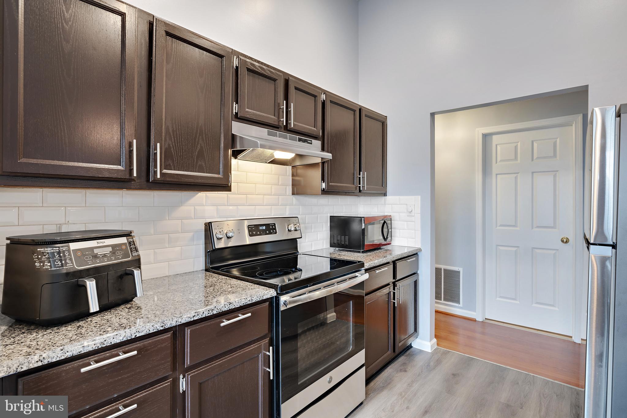 PINEY ORCHARD - Residential Lease