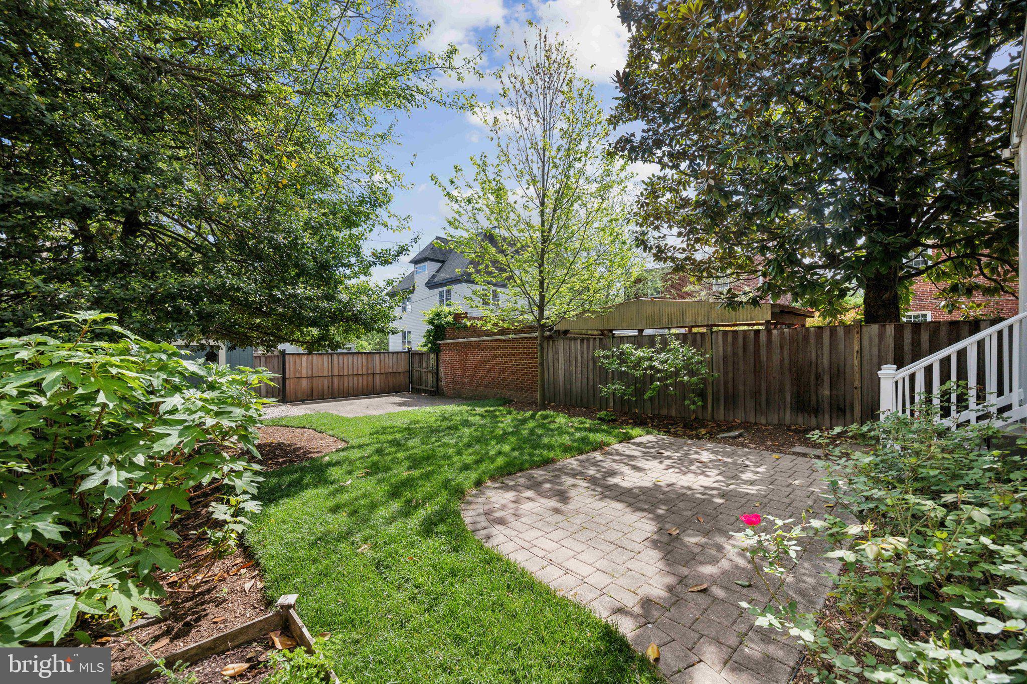 1707 IRVING STREET NE