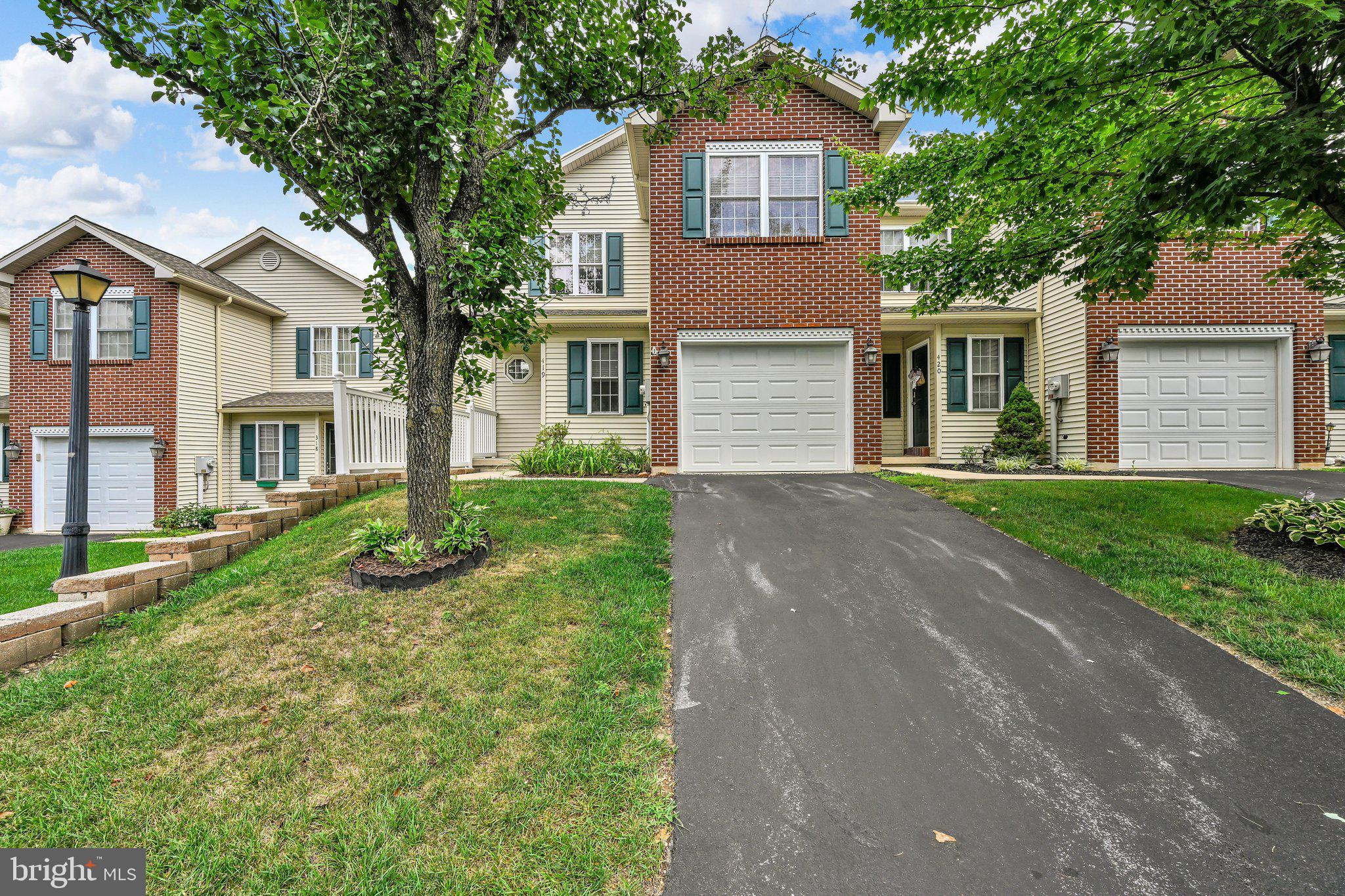 419 LANTERN GREEN WAY