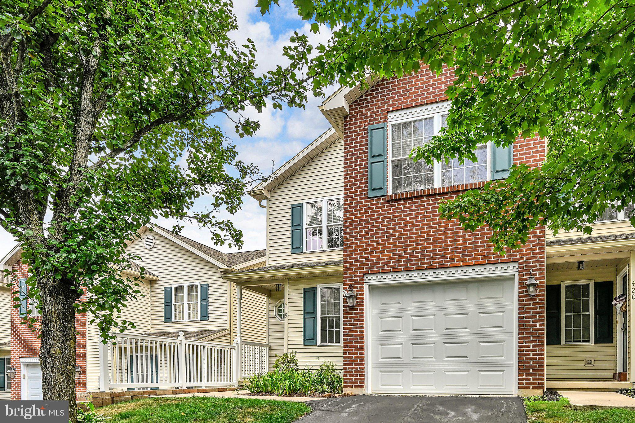 419 LANTERN GREEN WAY