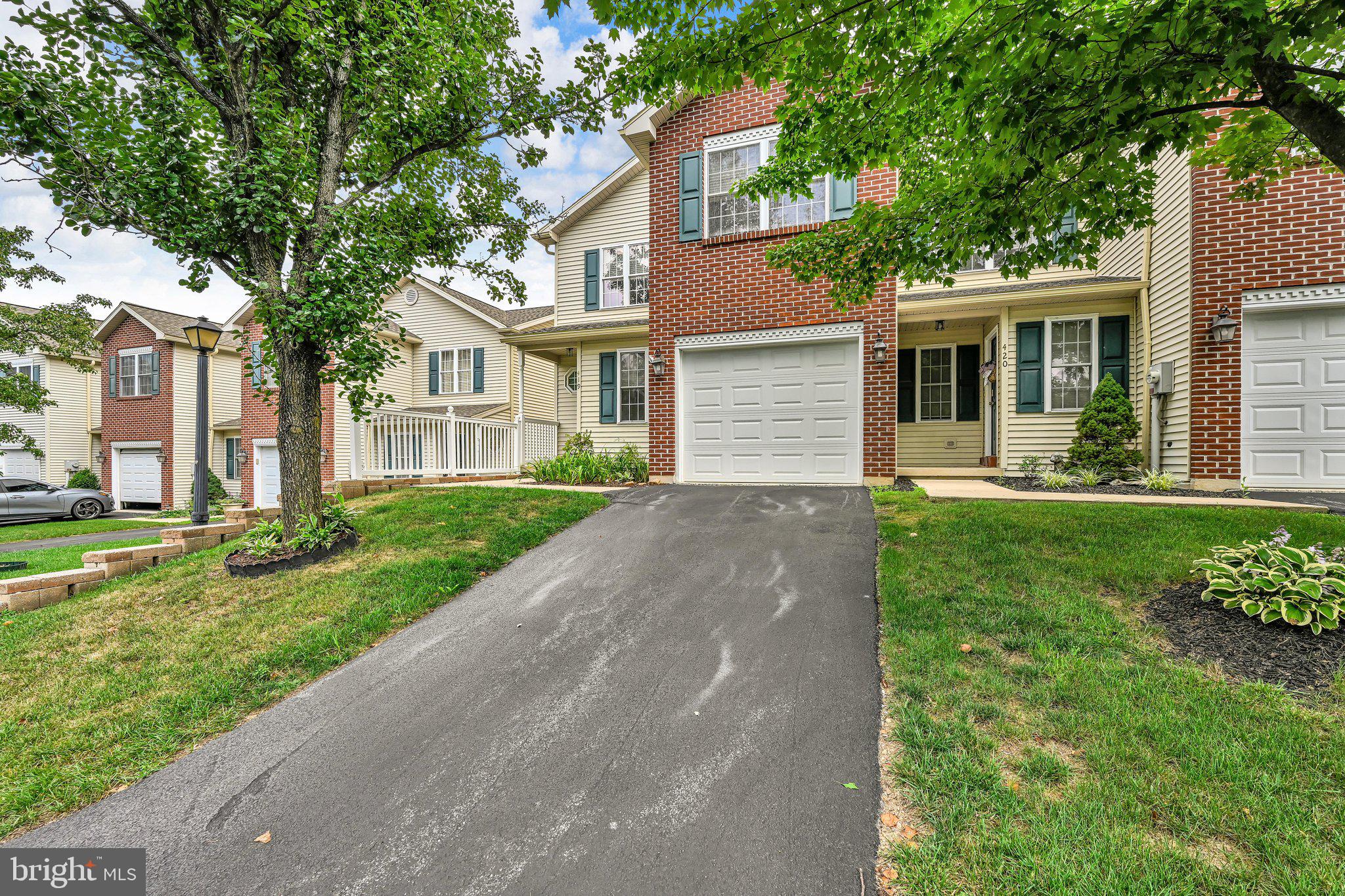 419 LANTERN GREEN WAY
