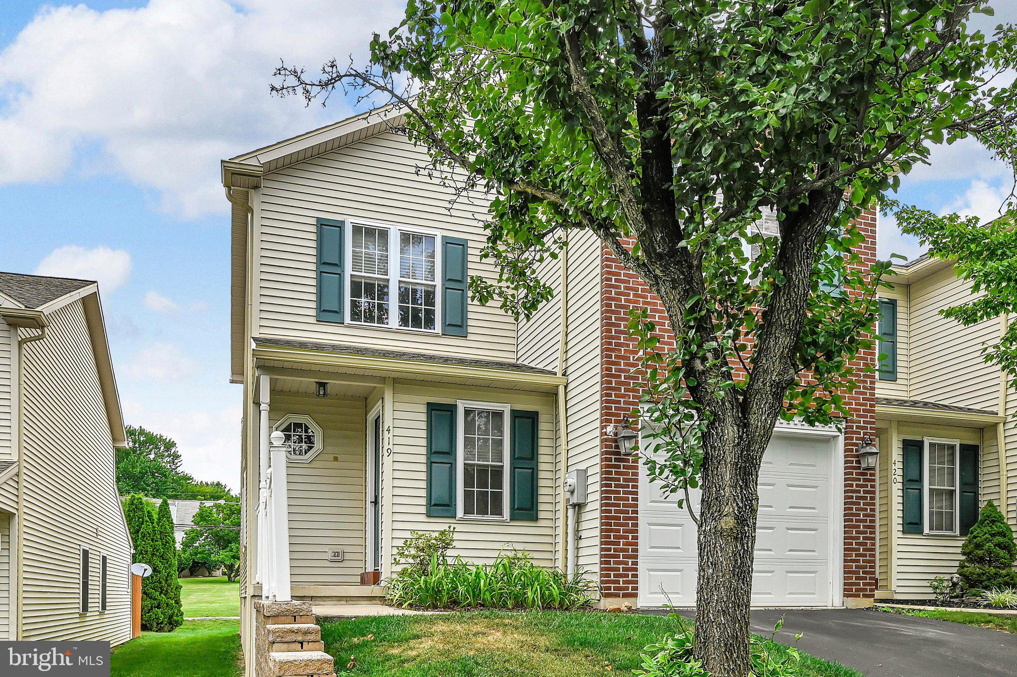 419 LANTERN GREEN WAY