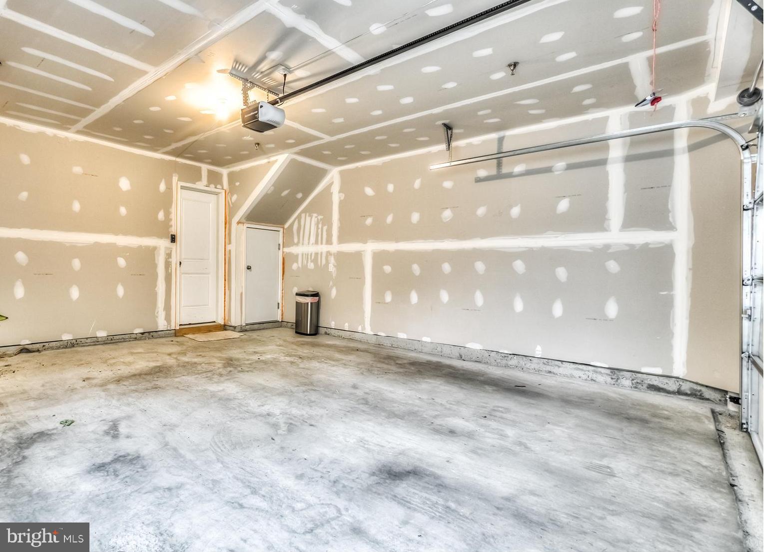 MEDFIELD - Residential Lease