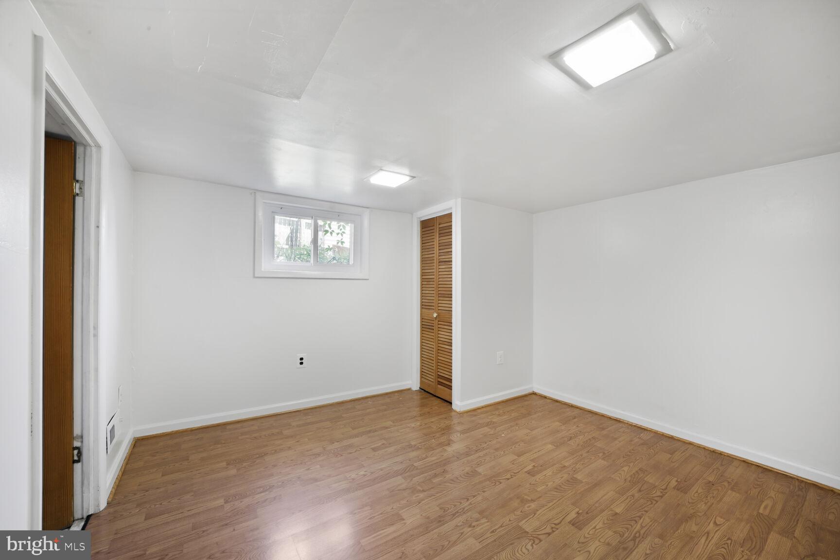 COLLEGE PARK - Residential Lease