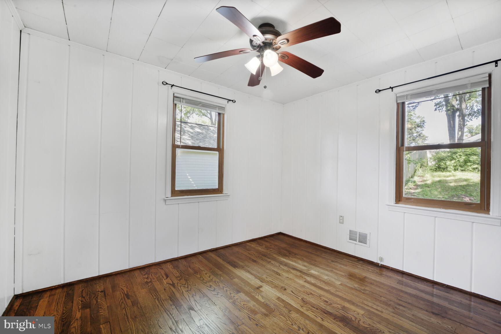 COLLEGE PARK - Residential Lease