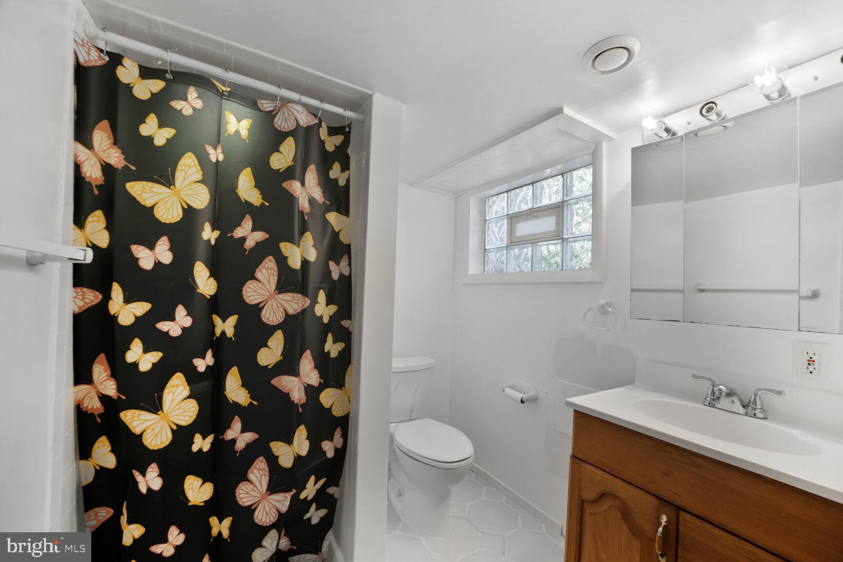 COLLEGE PARK - Residential Lease