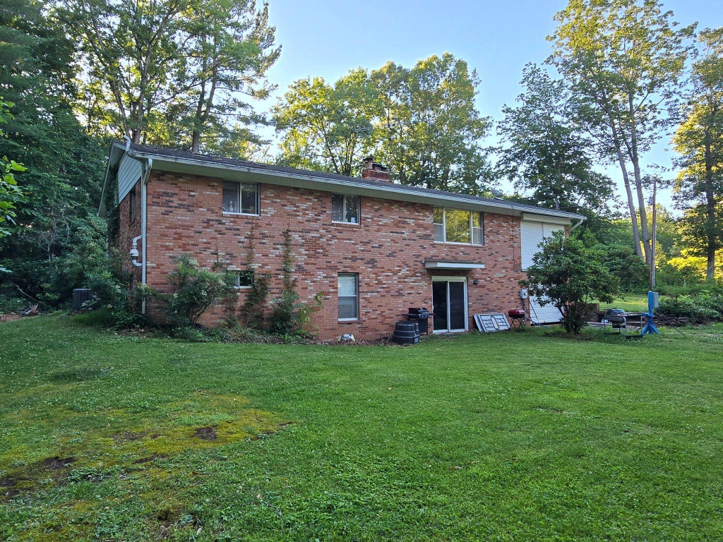 Photo of 6301 Leeds Manor Rd, MARSHALL, VA 20115 (MLS # VAFQ2023252)