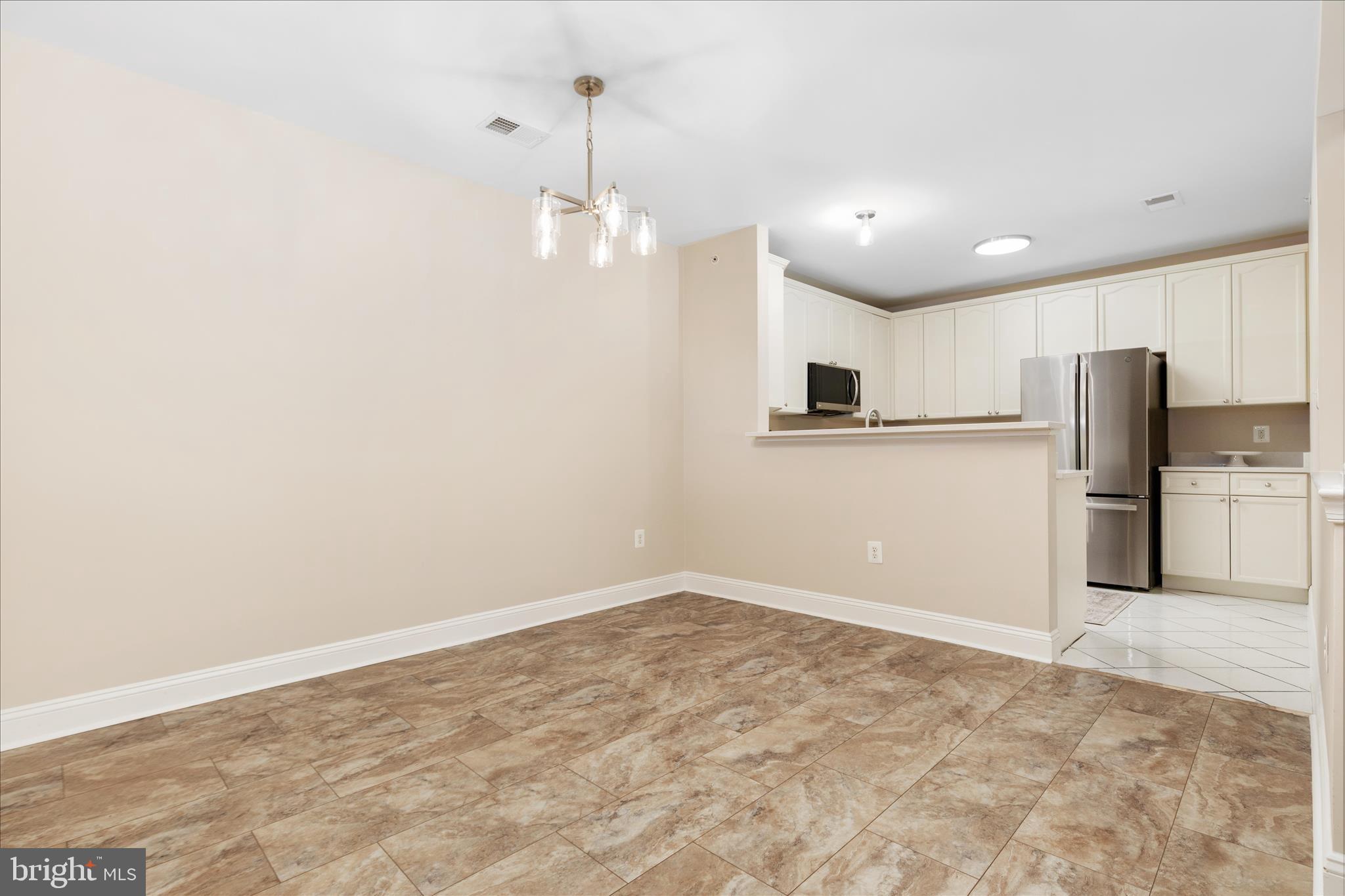 SUFFIELD MEADOWS - Residential