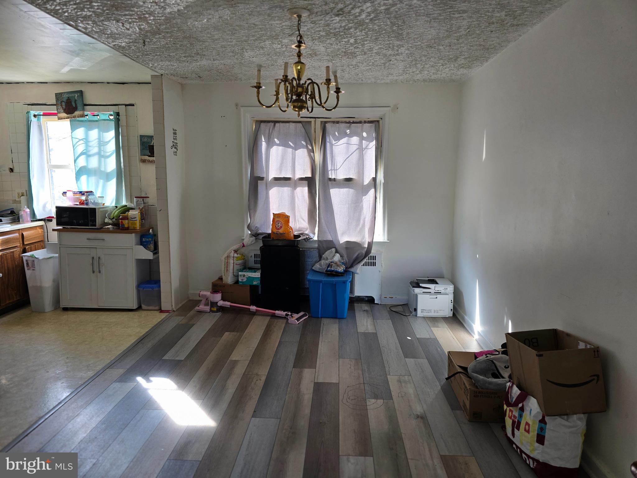 OXFORD CIRCLE - Residential