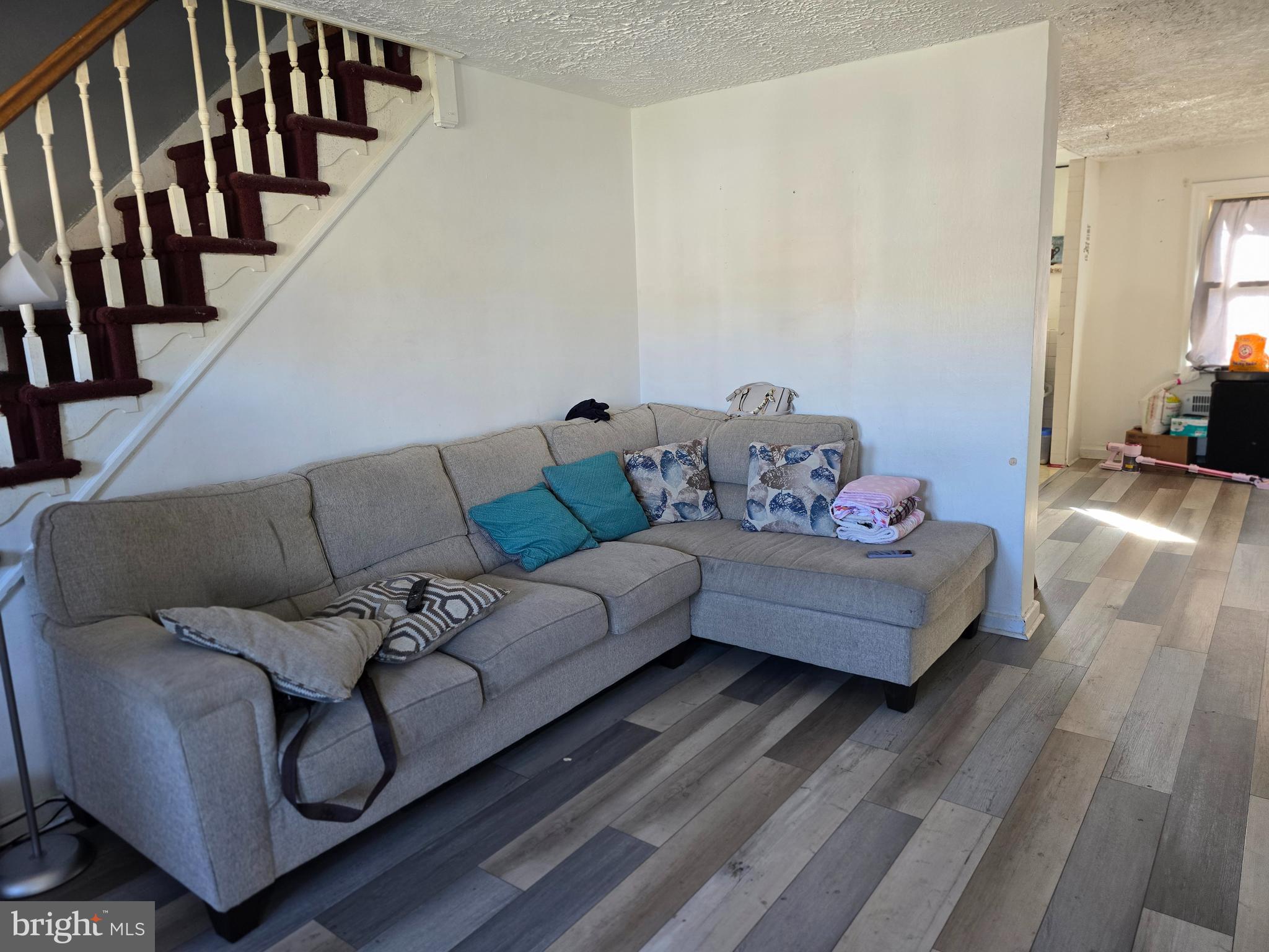 OXFORD CIRCLE - Residential