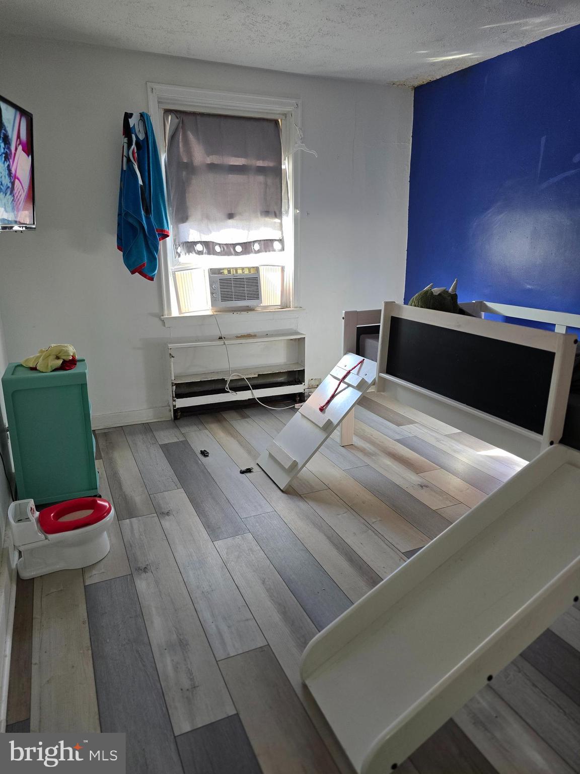 OXFORD CIRCLE - Residential