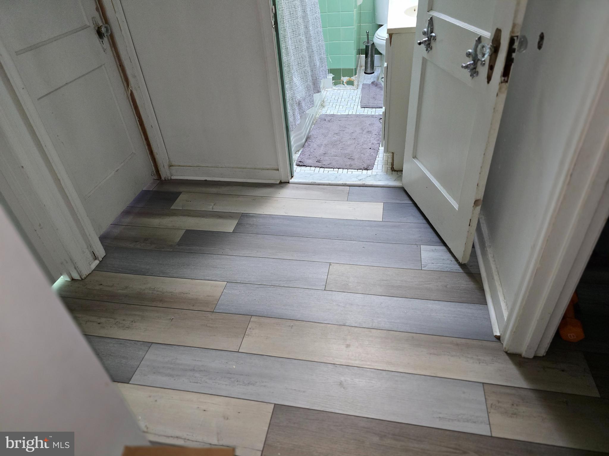 OXFORD CIRCLE - Residential