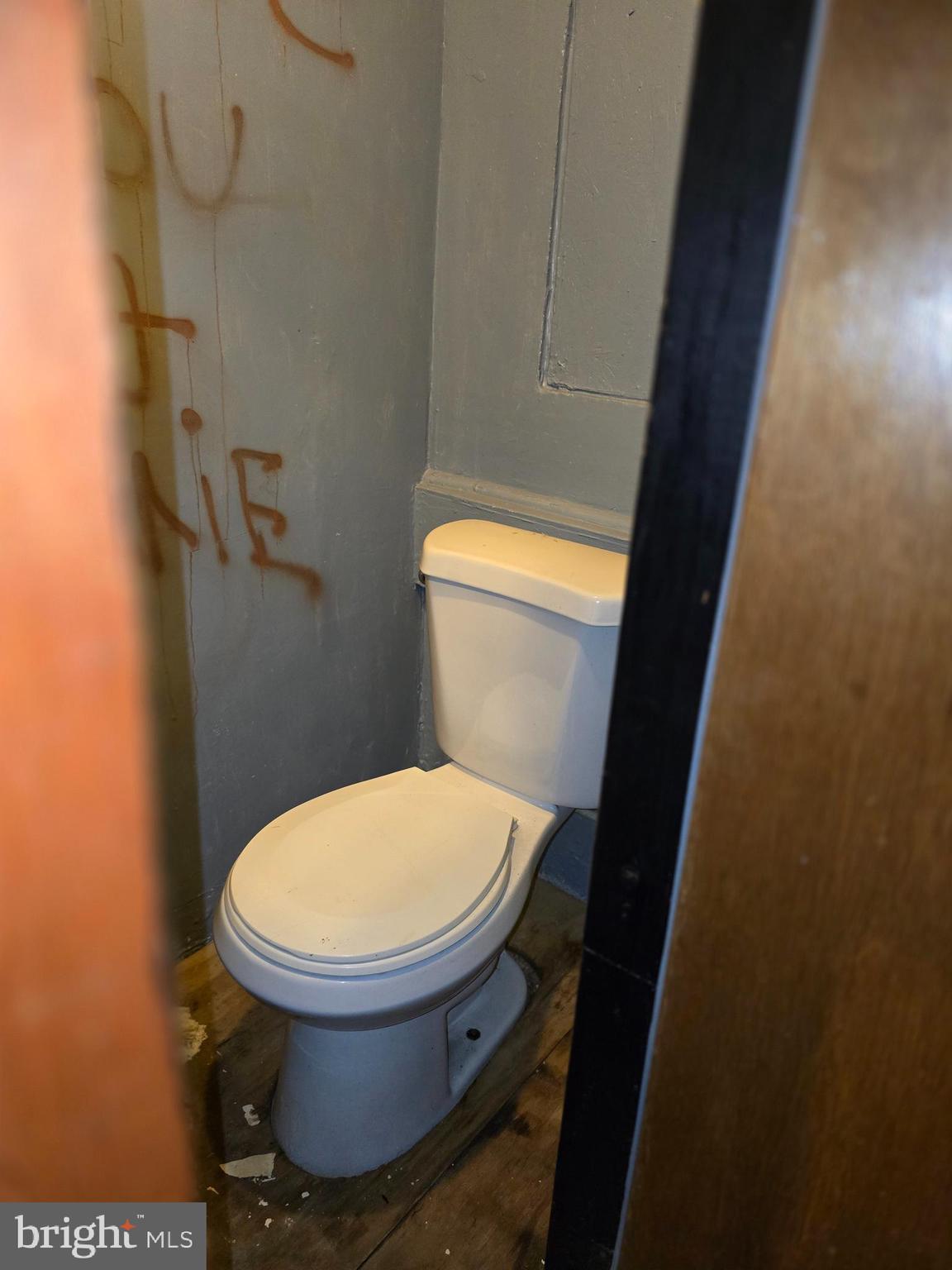 OXFORD CIRCLE - Residential