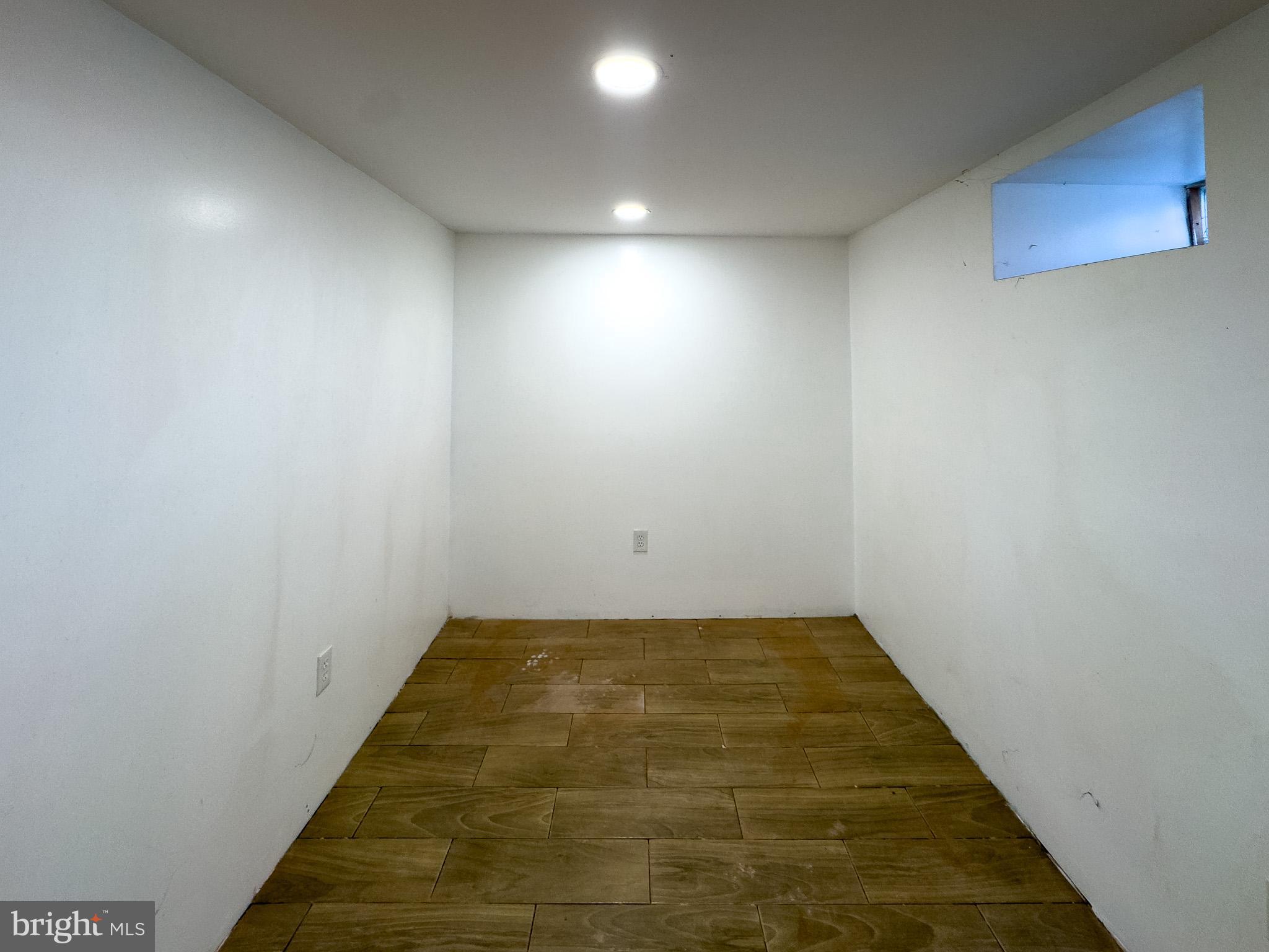 STRAWBERRY MANSION - Residential Income