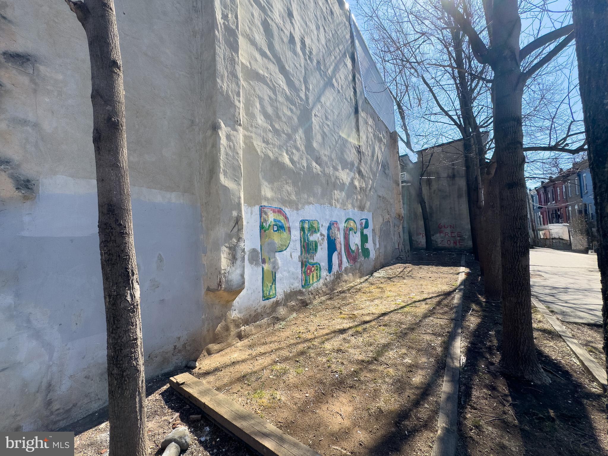 STRAWBERRY MANSION - Residential Income