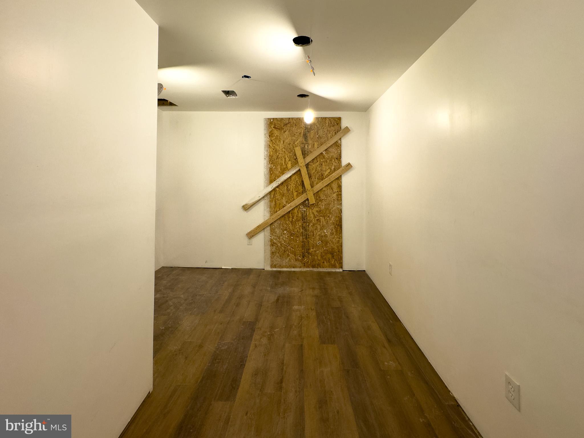 STRAWBERRY MANSION - Residential Income