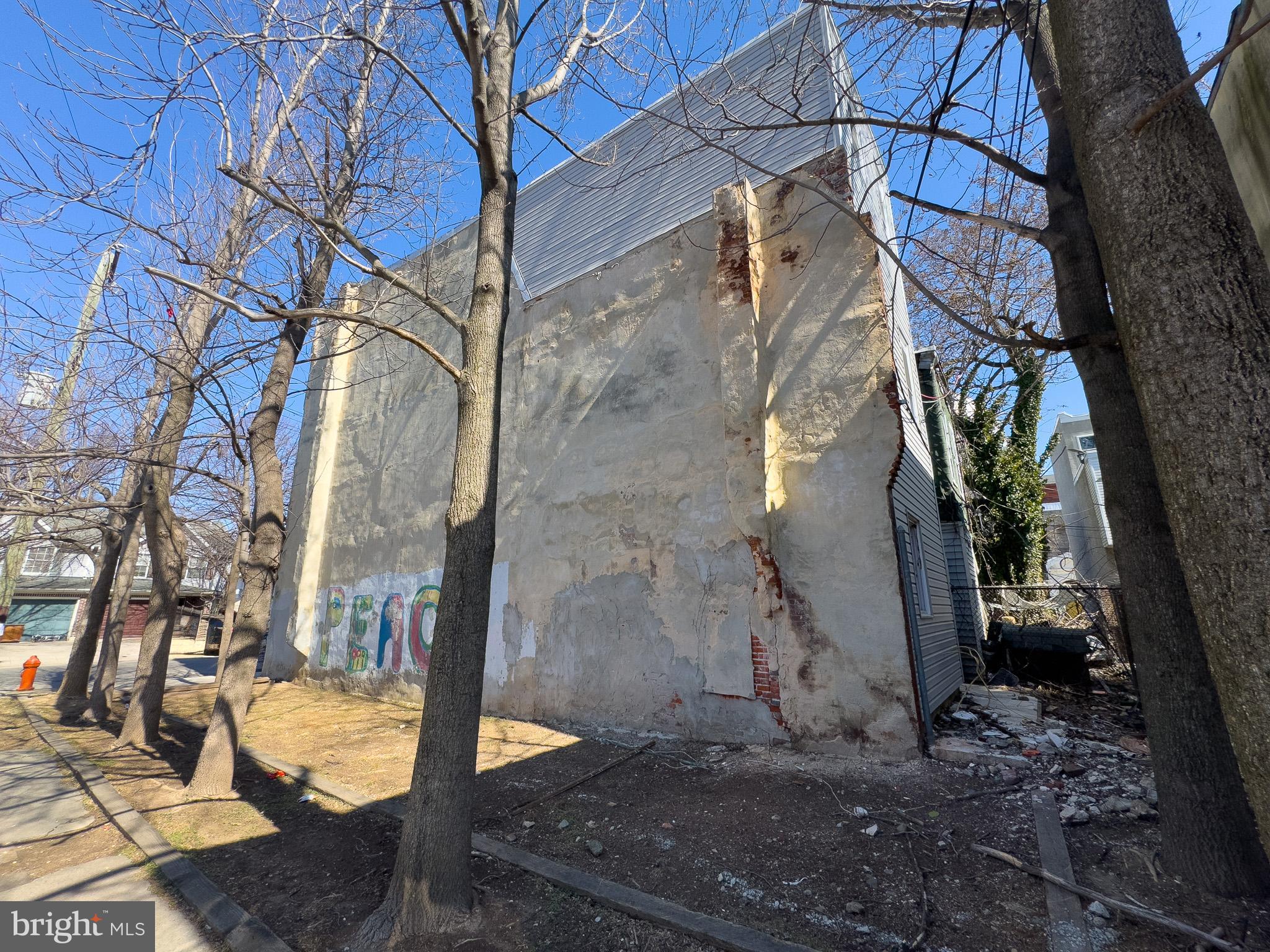 STRAWBERRY MANSION - Residential Income