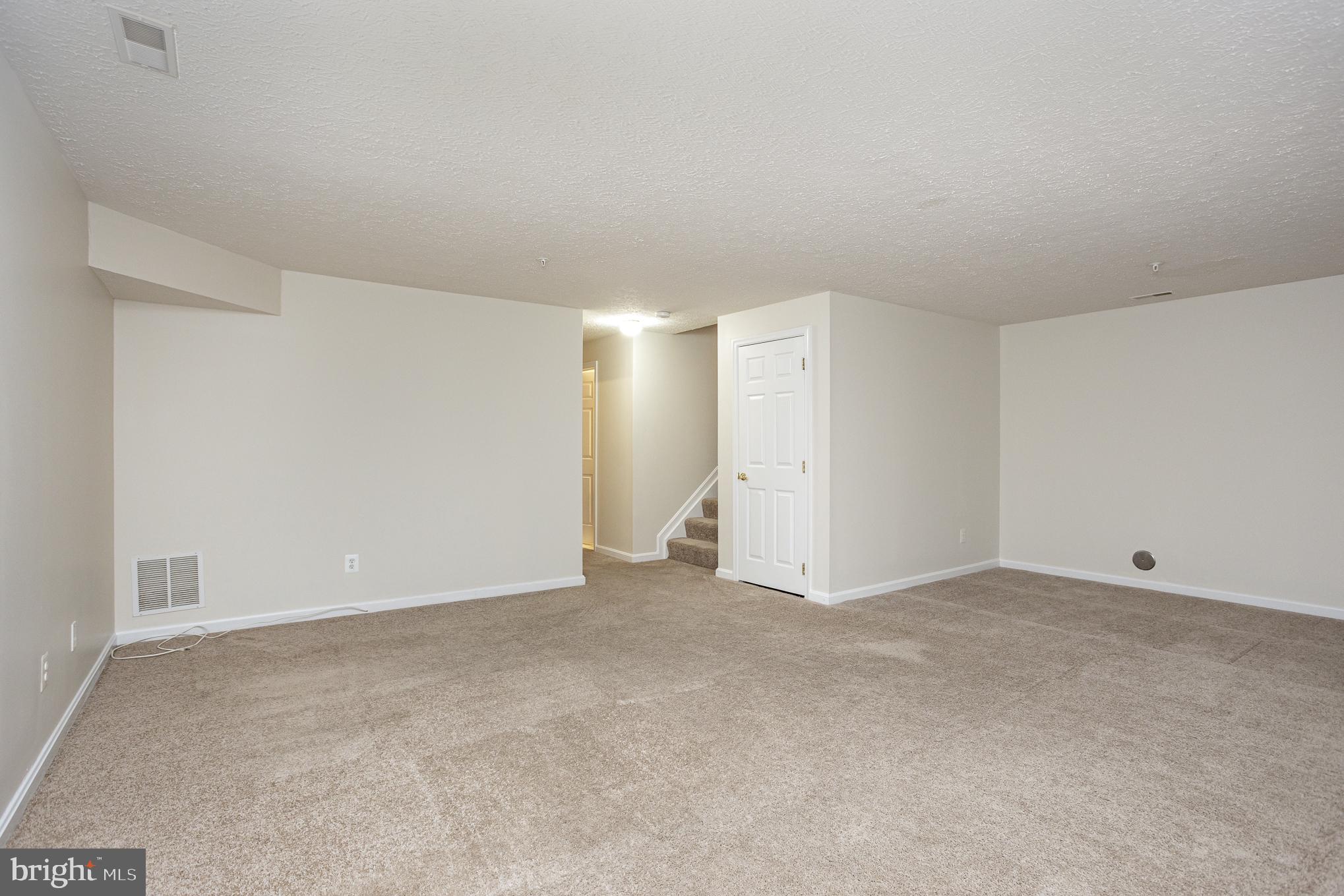 DEER SPRING - Residential