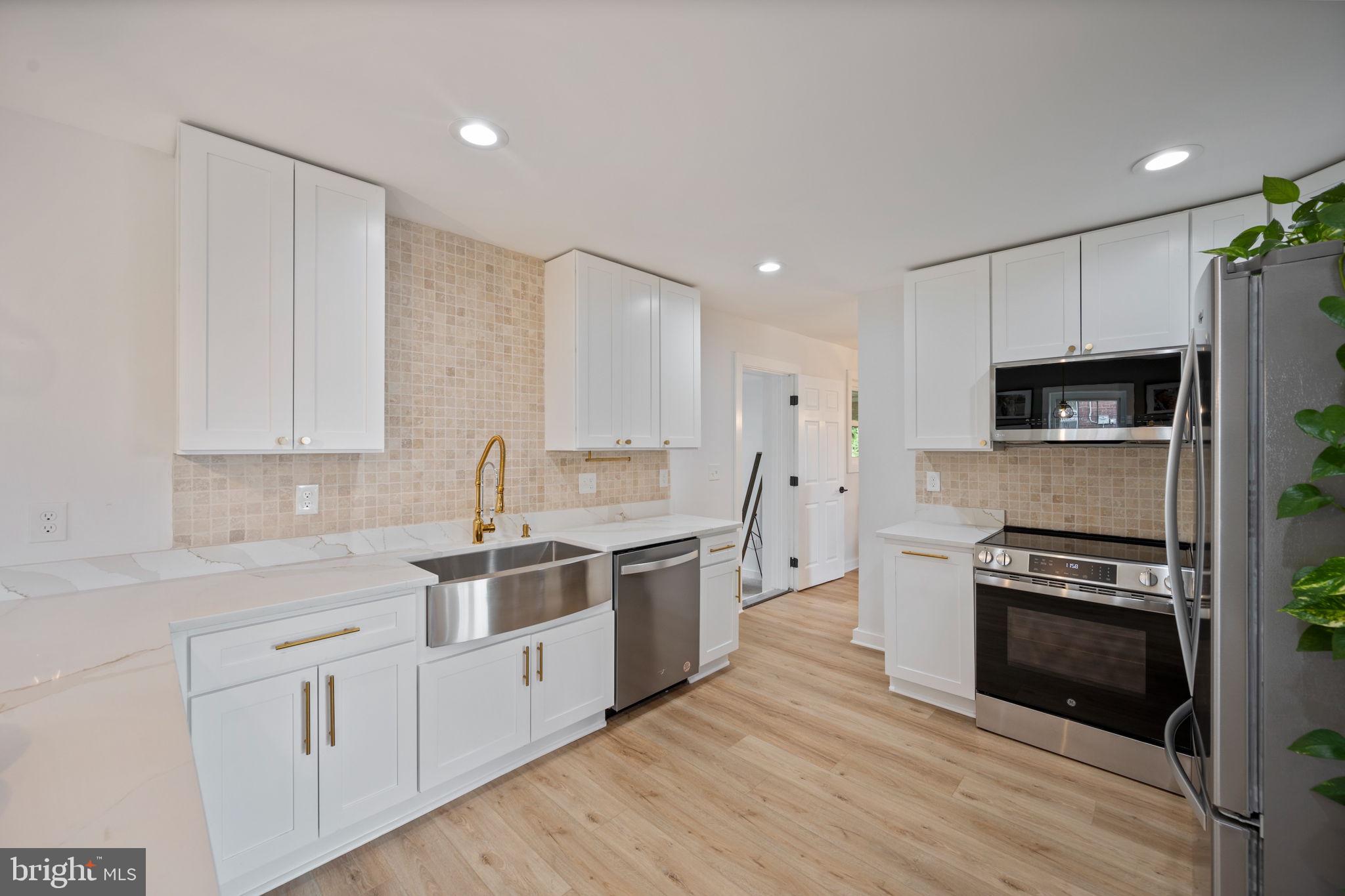 STONE HOUSE VILLAGE - Residential