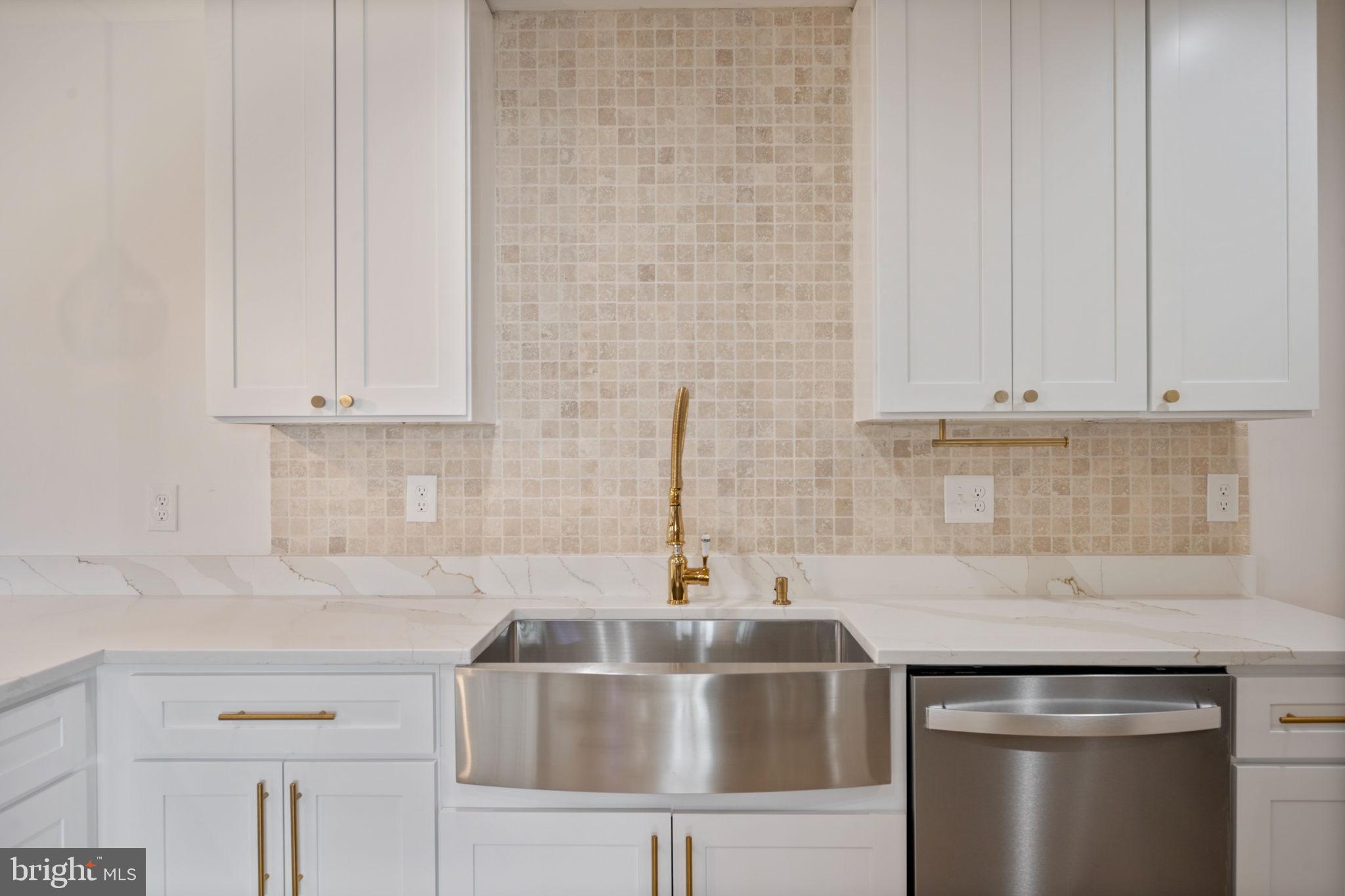 STONE HOUSE VILLAGE - Residential