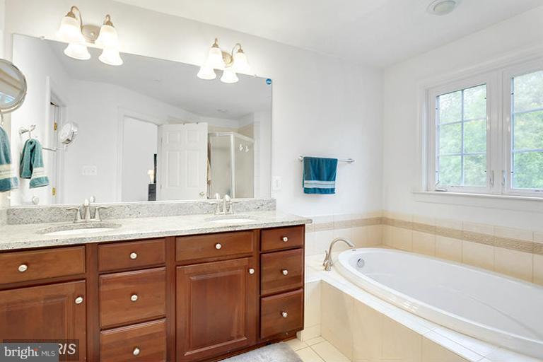 1621 WHITEHALL DRIVE