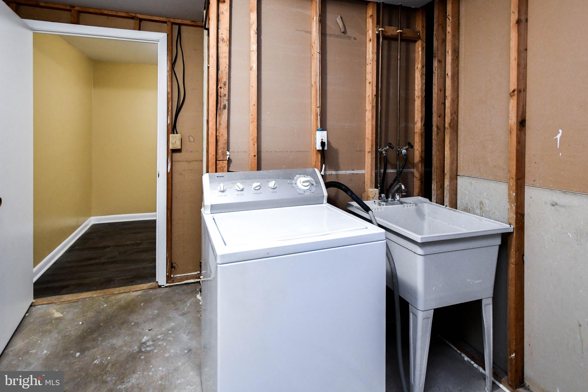 CIPRIANO WOODS - Residential Lease