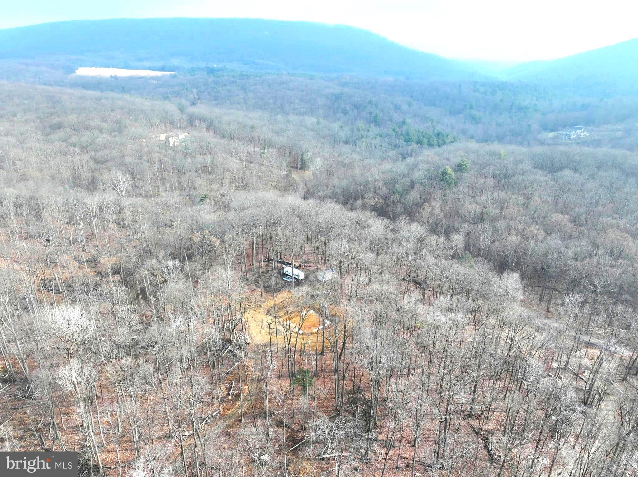 WHISPERING PINES - Land