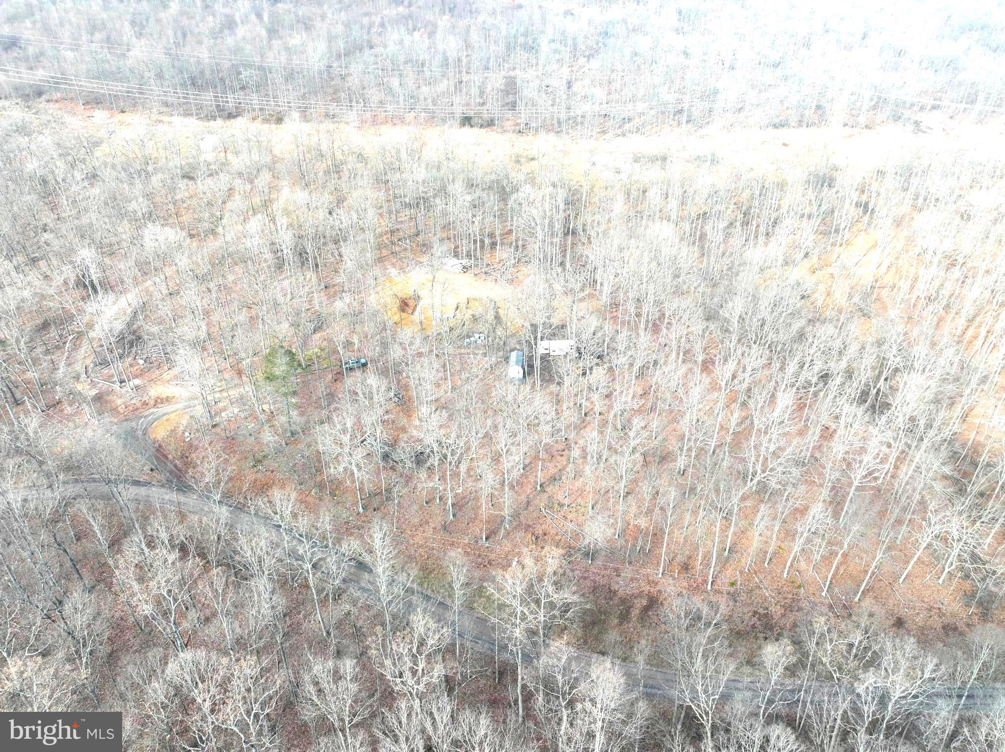 WHISPERING PINES - Land