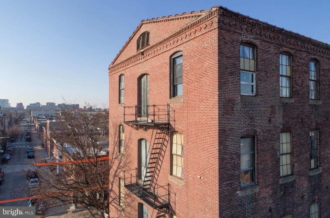 FISHTOWN - Commercial Sale