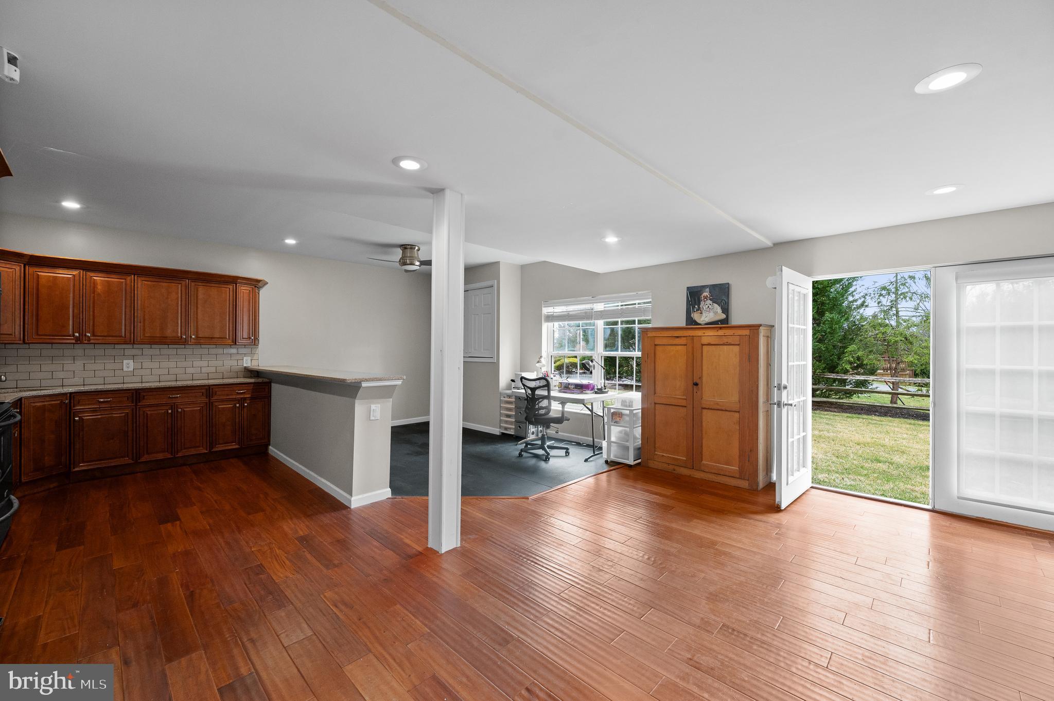 WAINWRIGHT AT WHIT - Residential