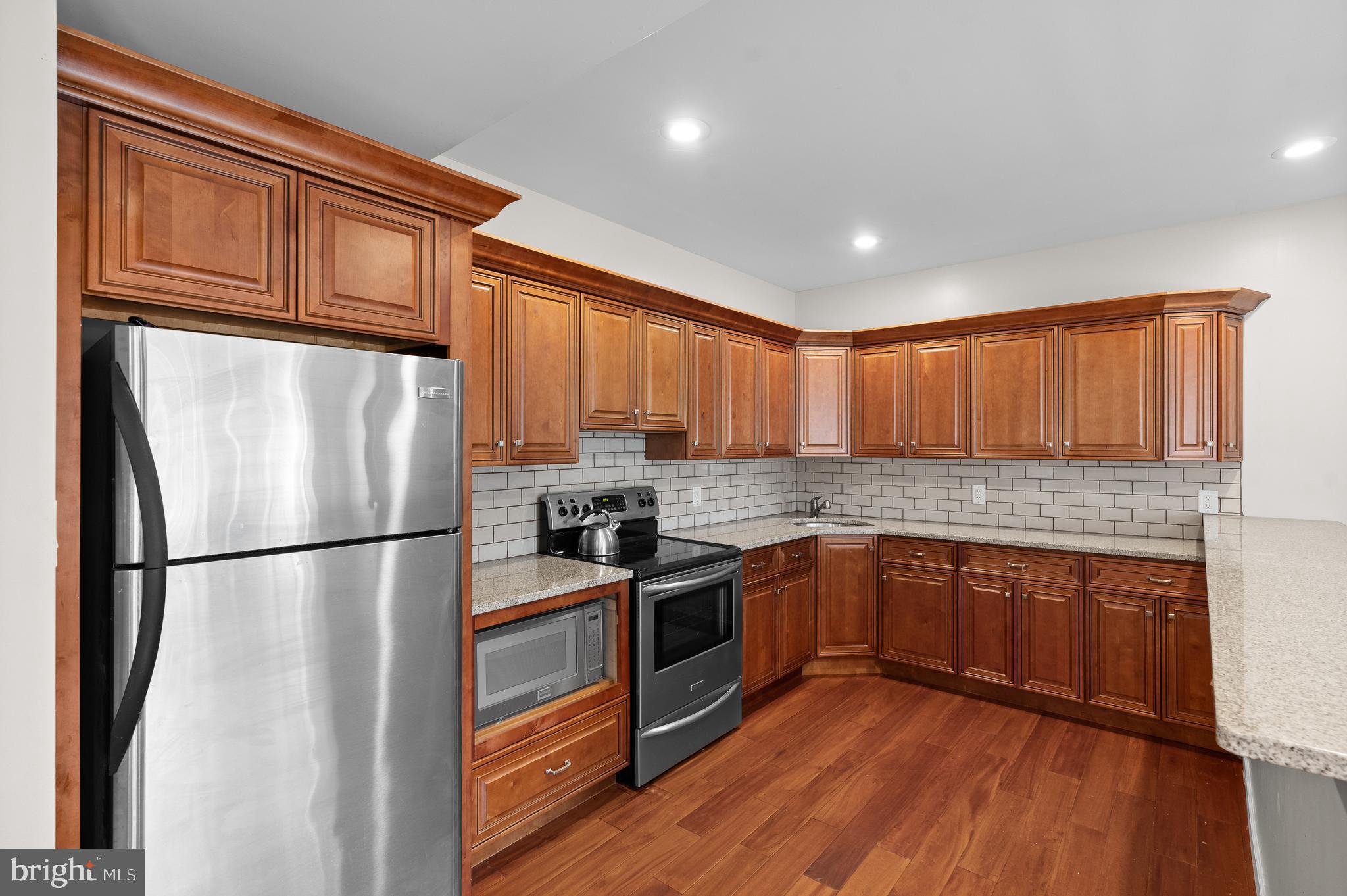 WAINWRIGHT AT WHIT - Residential