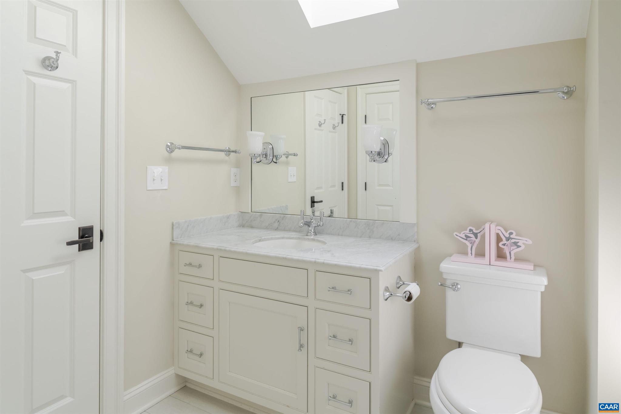 UNKNOWN - Residential Lease