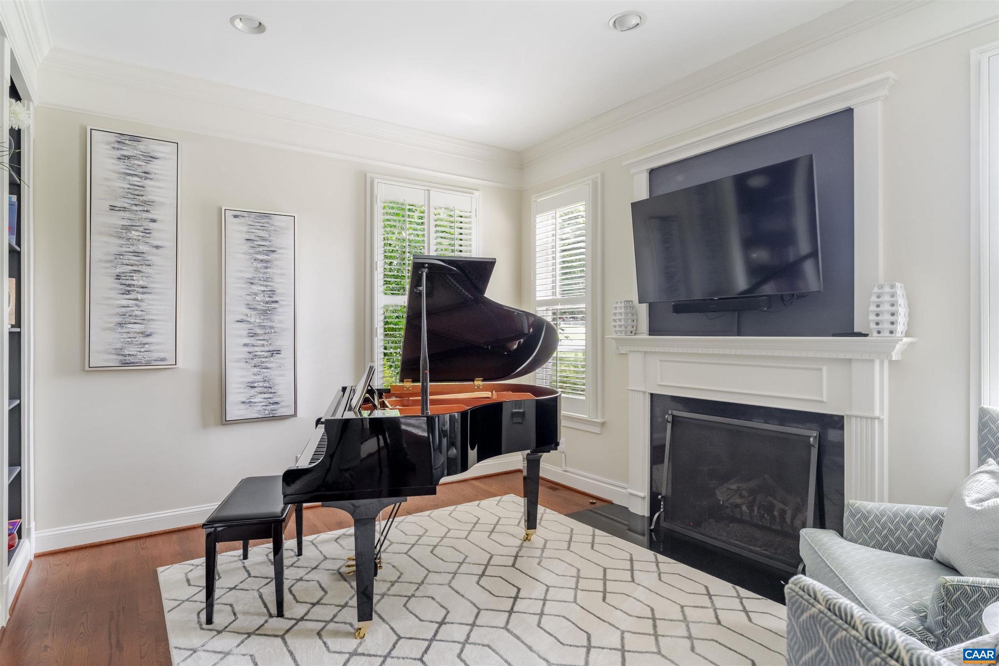 UNKNOWN - Residential Lease