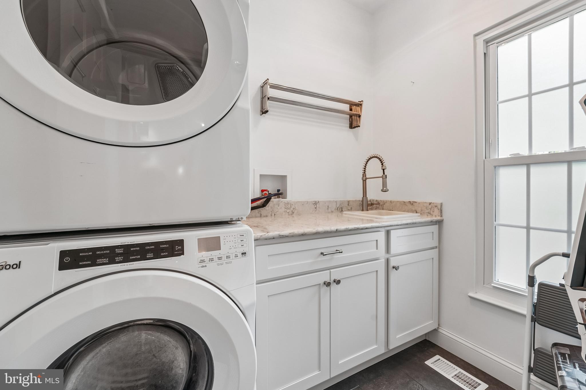 JAMES CREEK - Residential