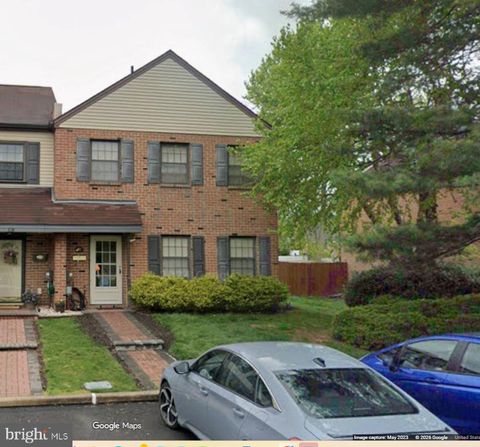 Townhouse For Sale - 73 Coventry Lane<br/> LANGHORNE, PA 19047