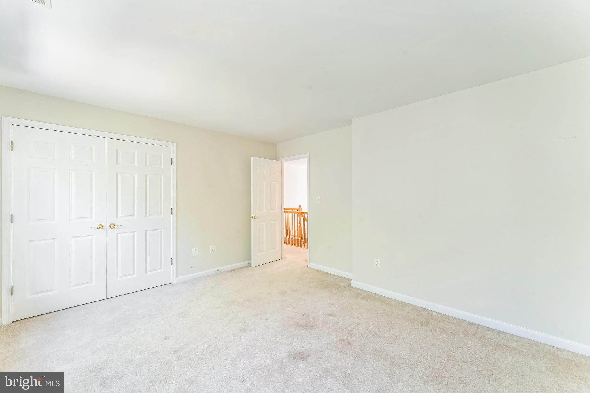 WHISPERING WOODS - Residential