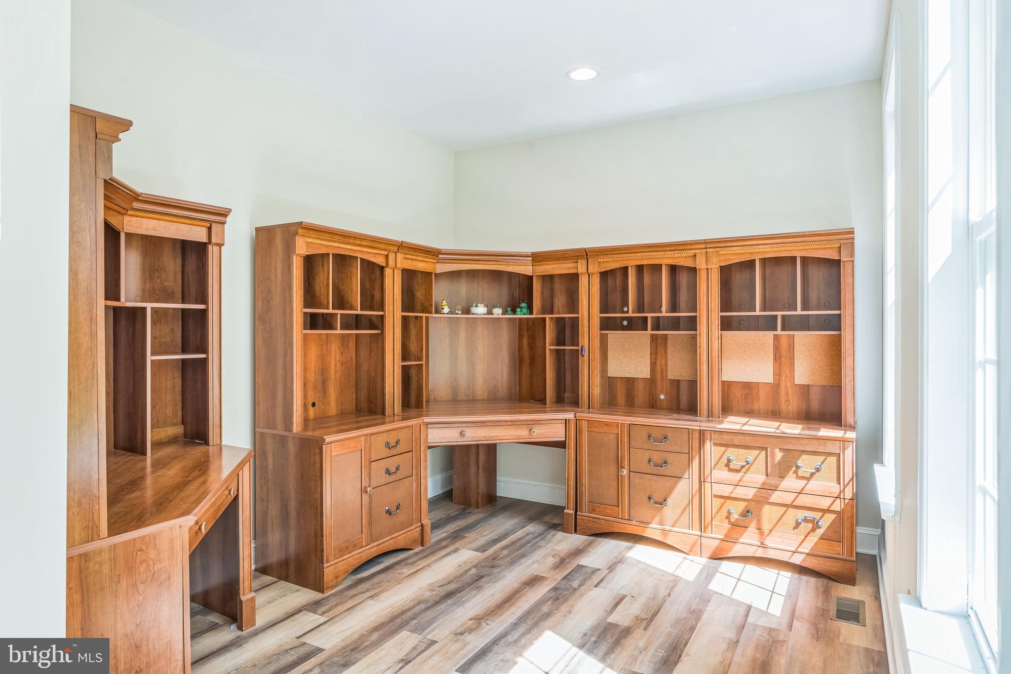 WHISPERING WOODS - Residential