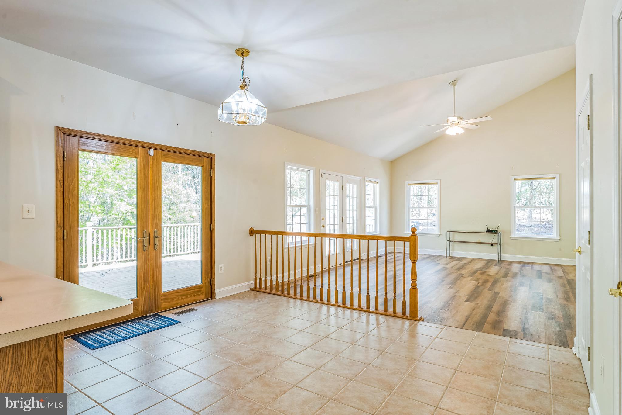 WHISPERING WOODS - Residential