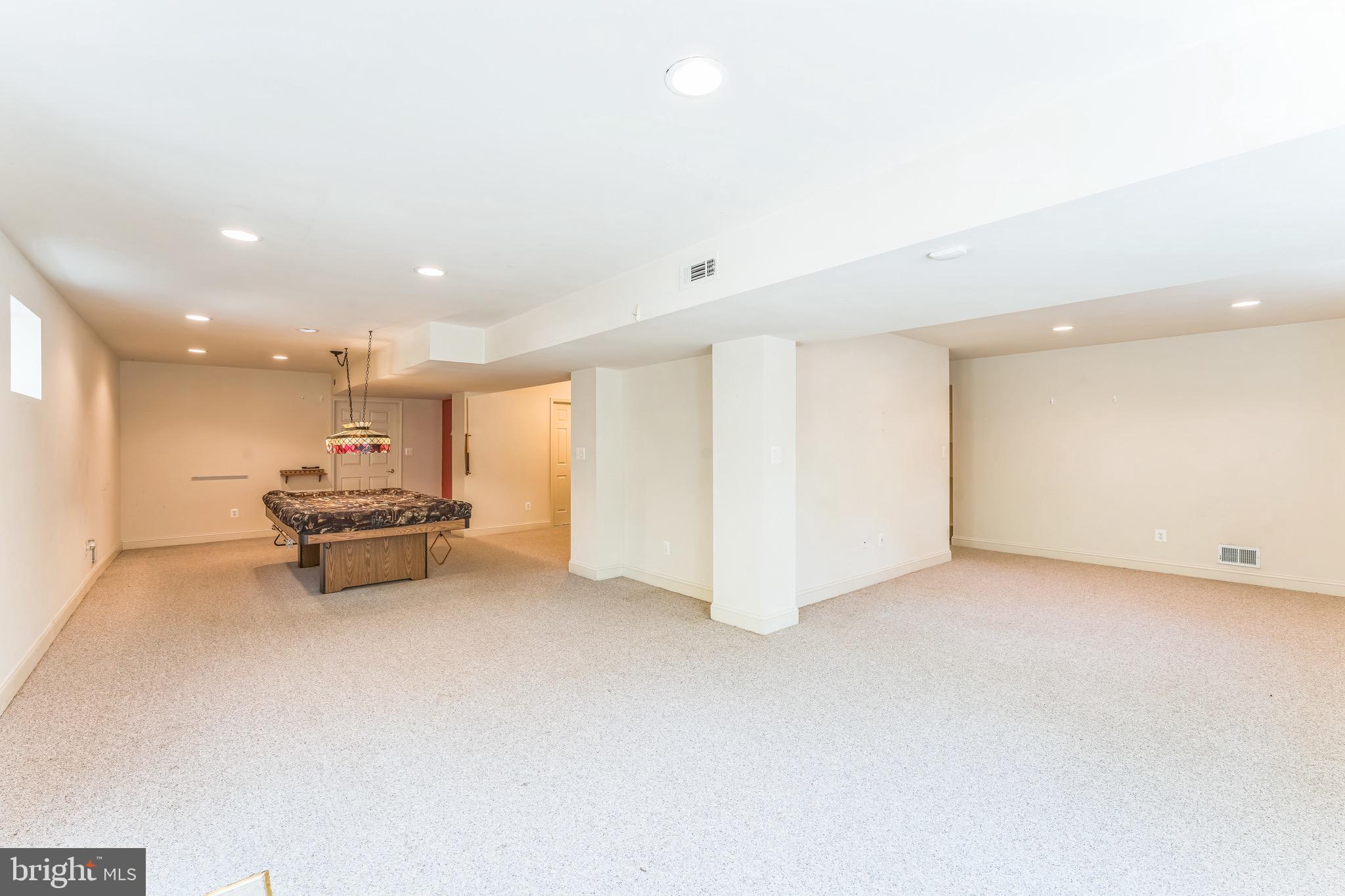 WHISPERING WOODS - Residential