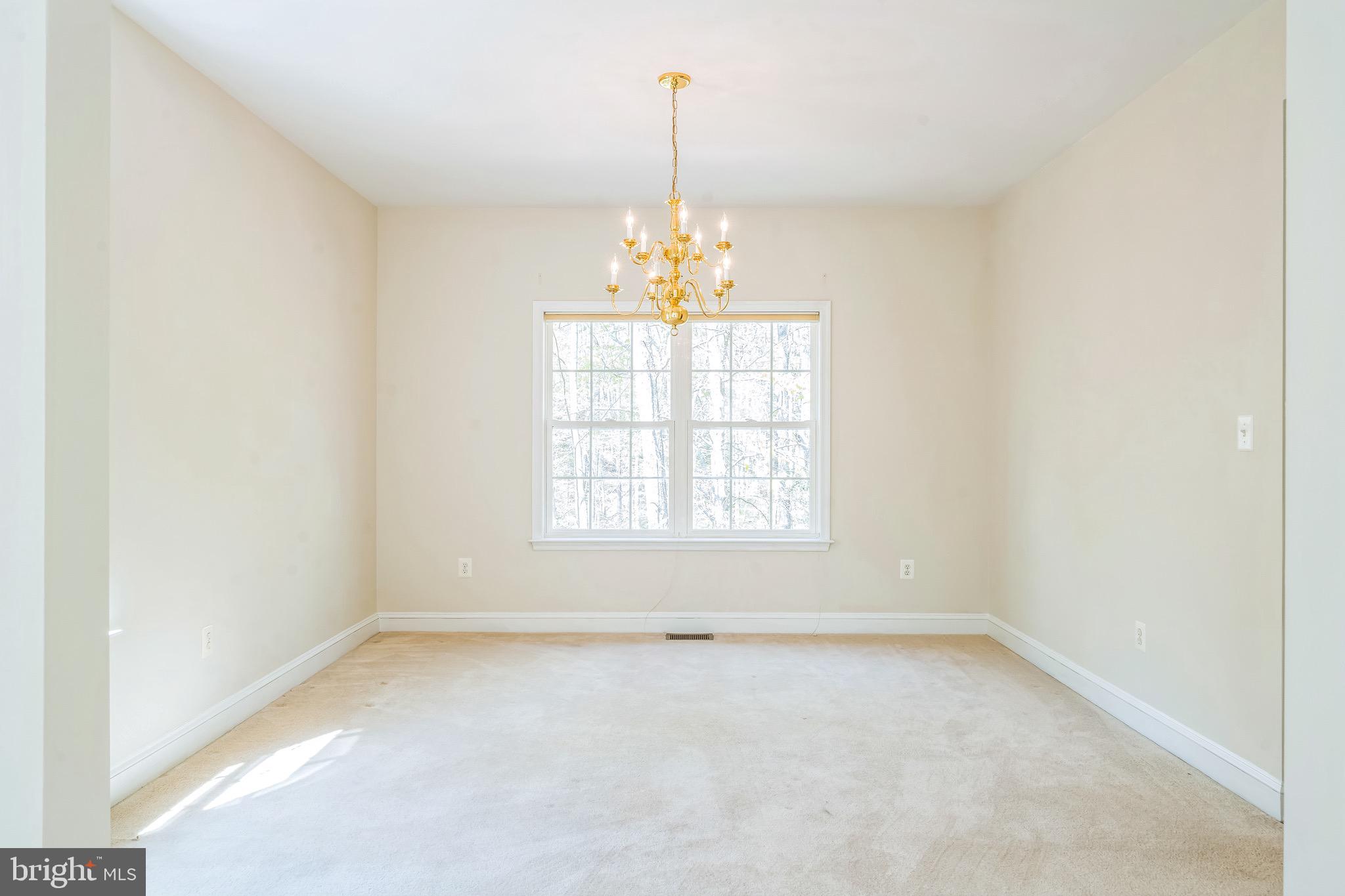 WHISPERING WOODS - Residential