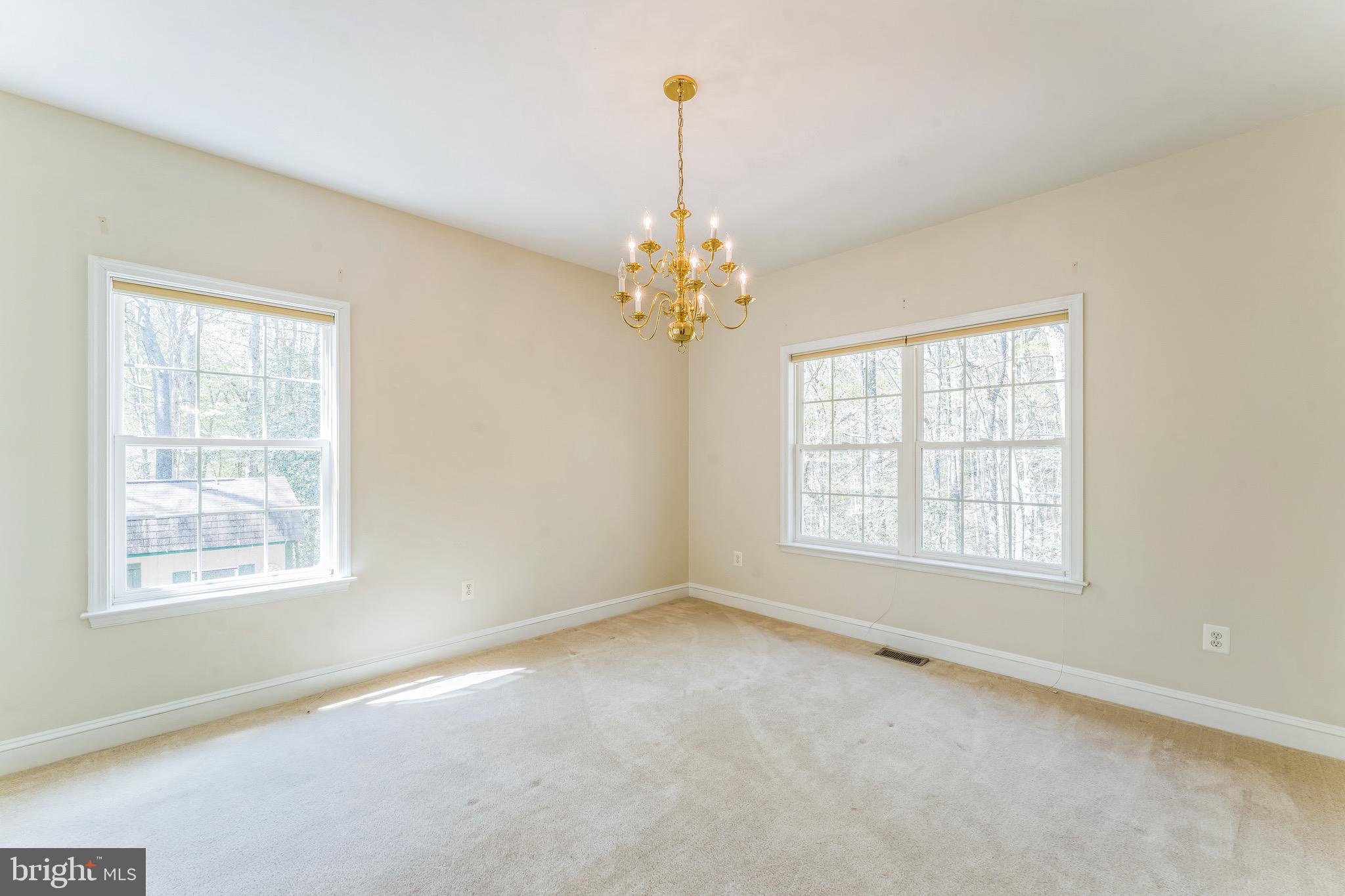 WHISPERING WOODS - Residential