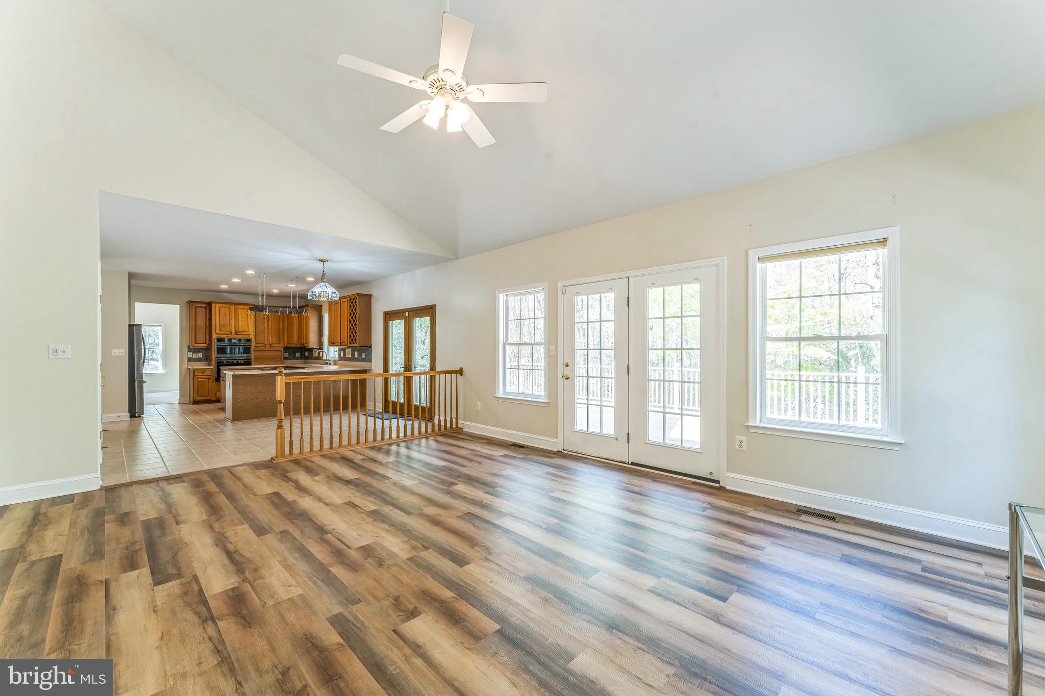 WHISPERING WOODS - Residential