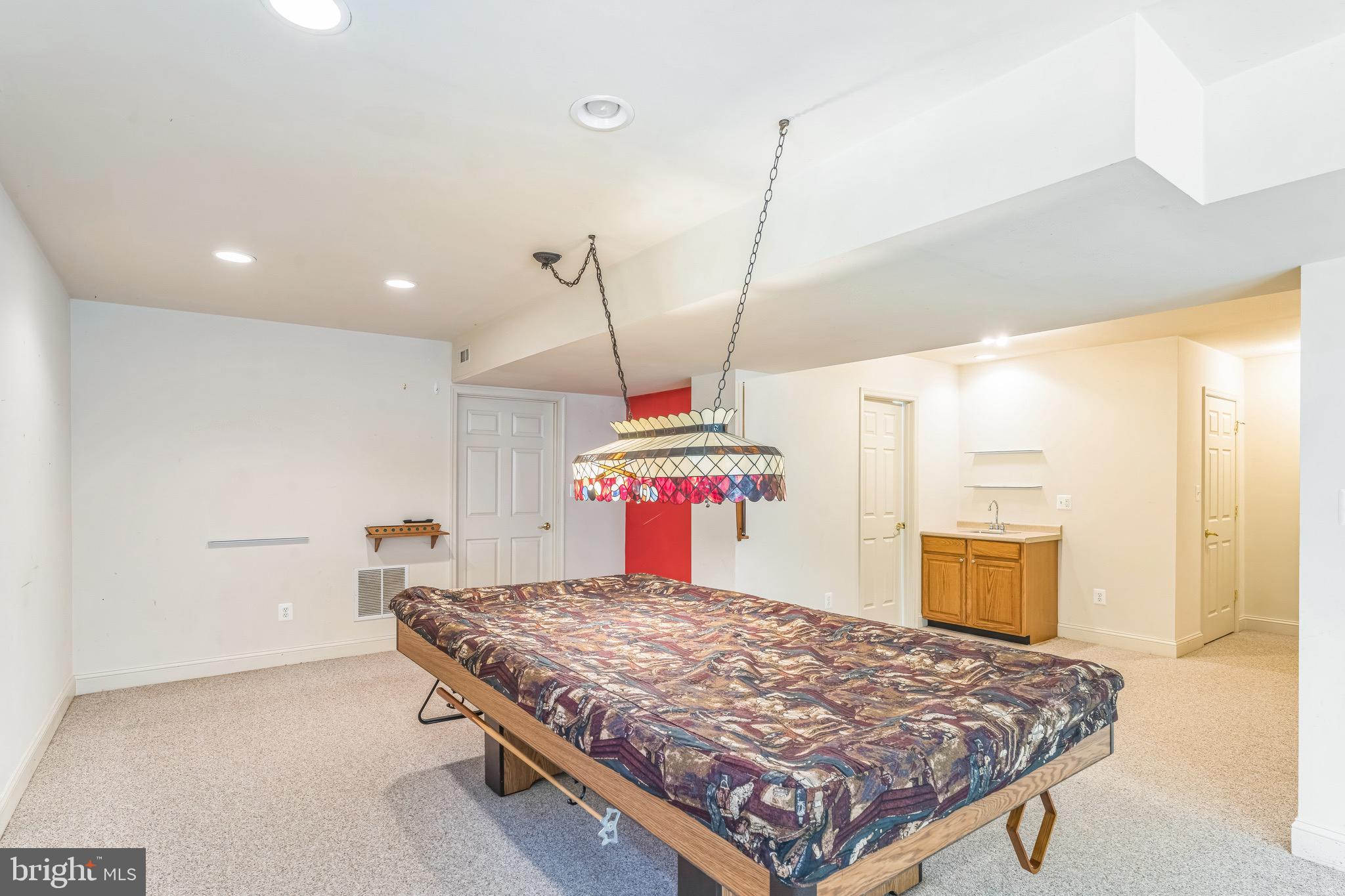 WHISPERING WOODS - Residential