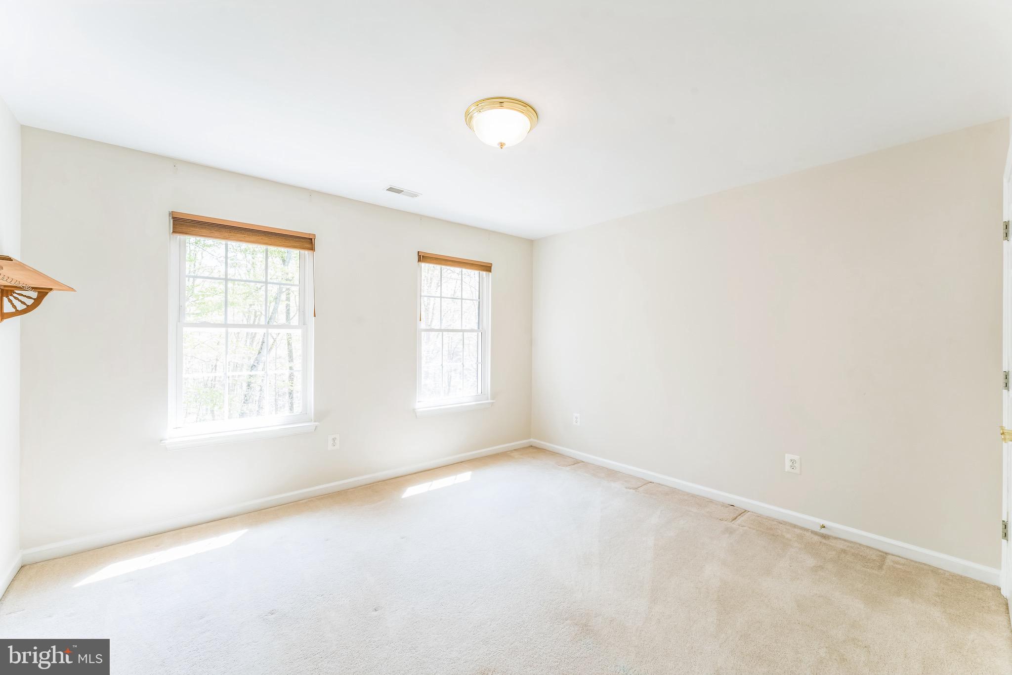 WHISPERING WOODS - Residential