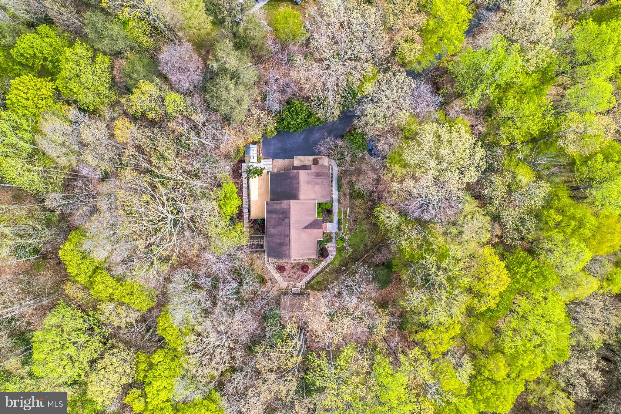 WHISPERING WOODS - Residential