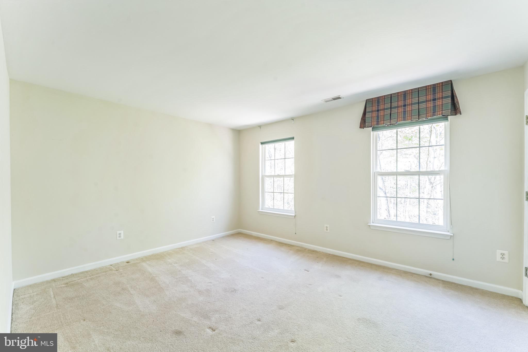 WHISPERING WOODS - Residential